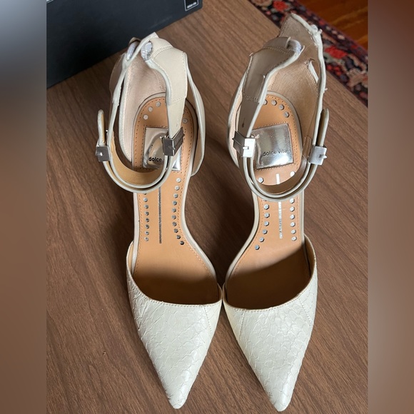 Never been worn. High heel w/strap - Picture 5 of 5